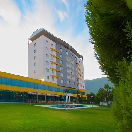 Ramada By Wyndham Hotell 4*