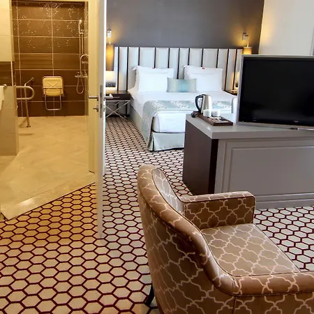 Ramada By Wyndham Hotel 4*