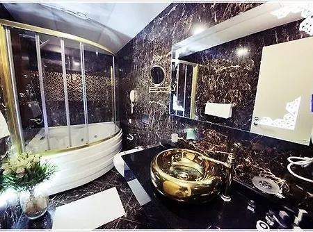 Ramada By Wyndham Hotell 4*