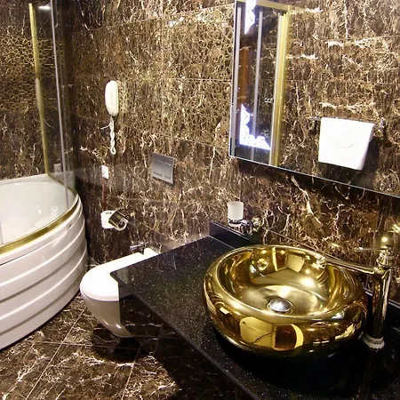 Ramada By Wyndham Hotell
