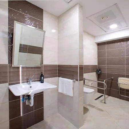 מלון Ramada By Wyndham