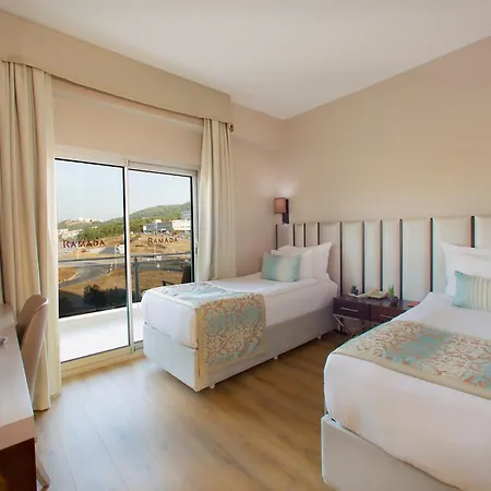 מלון Ramada By Wyndham Soma