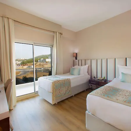Ramada By Wyndham מלון Soma