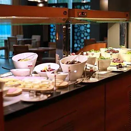 Ramada By Wyndham Otel 4*