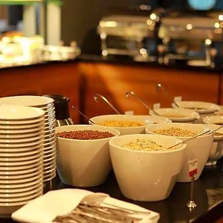 Otel Ramada By Wyndham 4*