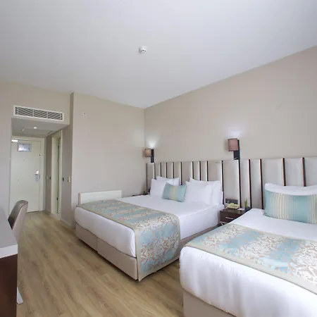 Ramada By Wyndham Otel