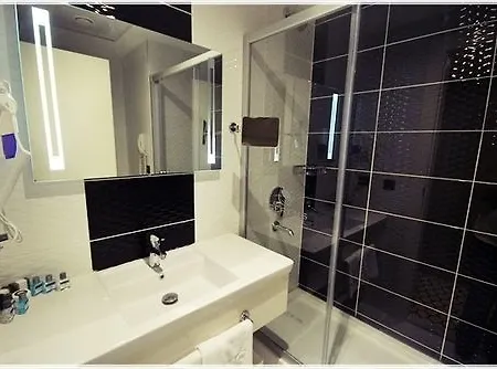 Hotel Ramada By Wyndham 4*