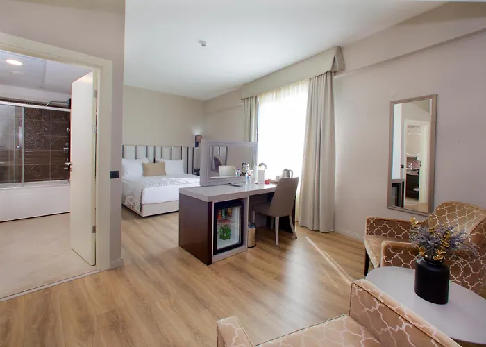 Hotel Ramada By Wyndham 4*